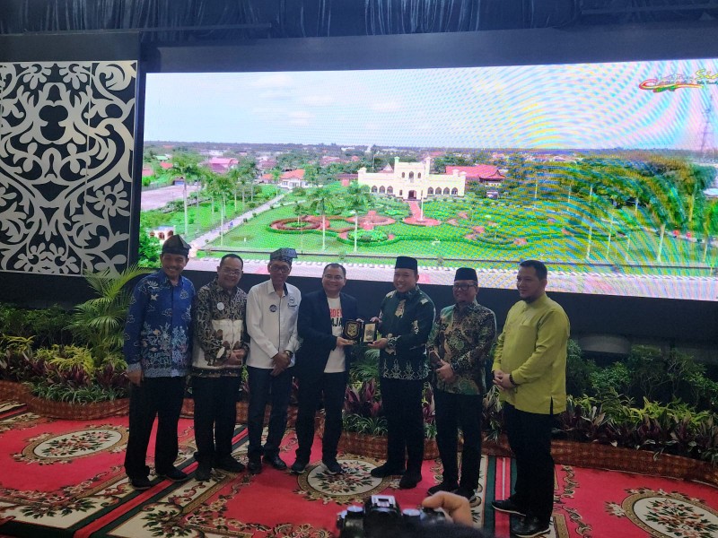 Ketua DP Jatim Prof Warsono, Puji Program Pendidikan Pemkab Siak