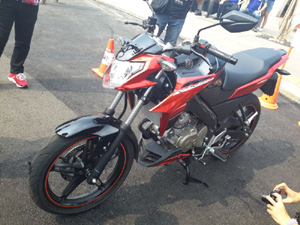 Perang Yamaha V-ixion & Honda CB150R Streetfire Masih Seru