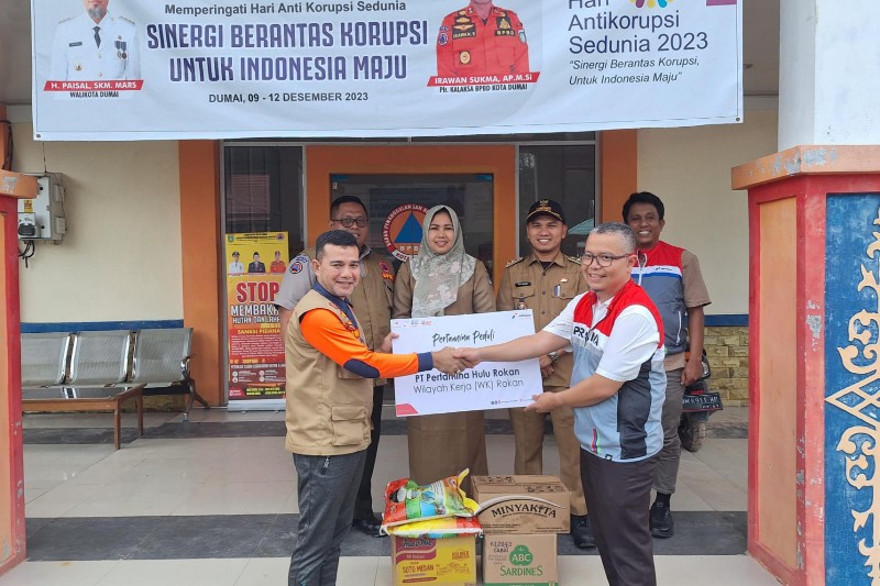 PHR Salurkan Bantuan Sembako Bagi Warga Terdampak Banjir di Riau