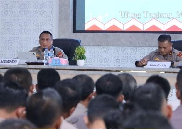 Kapolres Rohil Tekankan Peran Strategis Bhabinkamtibmas dalam Anev Bulanan