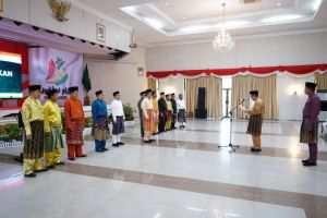 Gubri Syamsuar Kukuhkan Dewan Pendidikan Riau