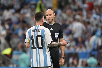 Dihujani 15 Kartu Kuning Saat Laga Belanda Vs Argentina, Messi Minta FIFA Usut Wasit