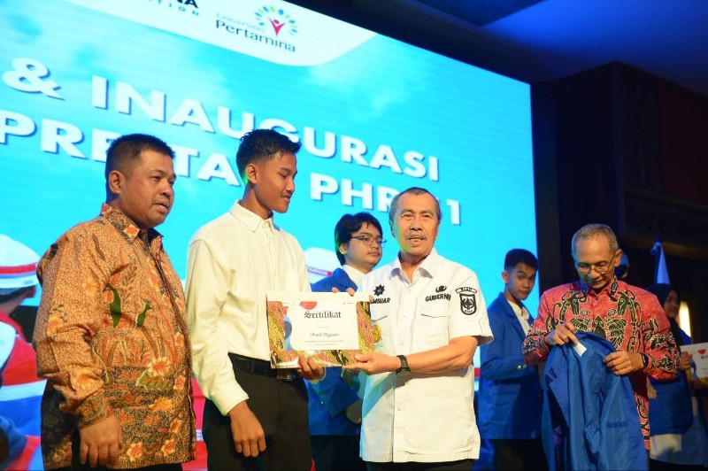 Sepuluh Anak Riau Dapat Beasiswa Dari PHR, Gubri Syamsuar Ucapkan Terima Kasih