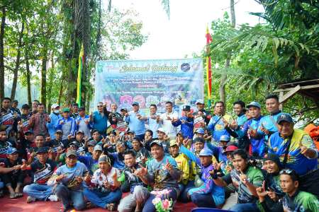 Mancing Bareng Udang Galah, Upaya Melestarikan Sungai Siak