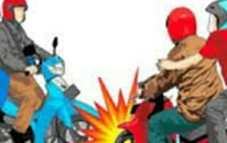 Tak Terelakan Lagi, Brakkk!!! Dua Motor Laga Kambing 