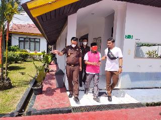 Dana Desa Ludes untuk Trading Forex, Oknum Kades di Inhu Ditahan Kejari