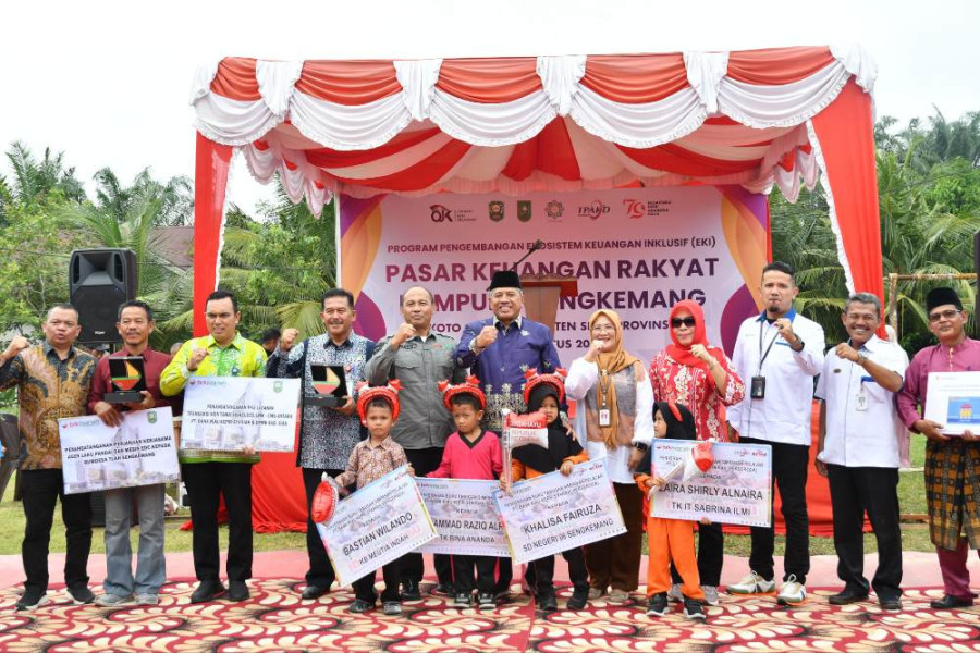 BRK Syariah Jadi Pionir Dalam Program EKI OJK di Kampung Sengkemang