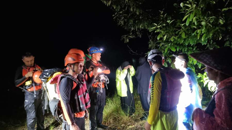 Tim SAR Gabungan Berhasil Evakuasi 4 Remaja dari Kawasan Sungai Bangek Sumbar, Begini Kondisinya