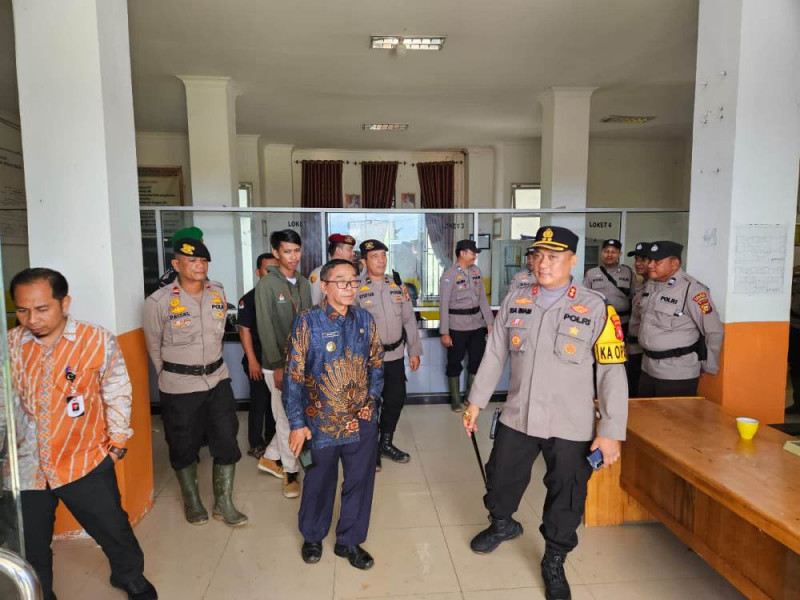 Pasca Pemungutan Suara, Kapolres Rohil Monitoring Penghitungan di PPK Kecamatan