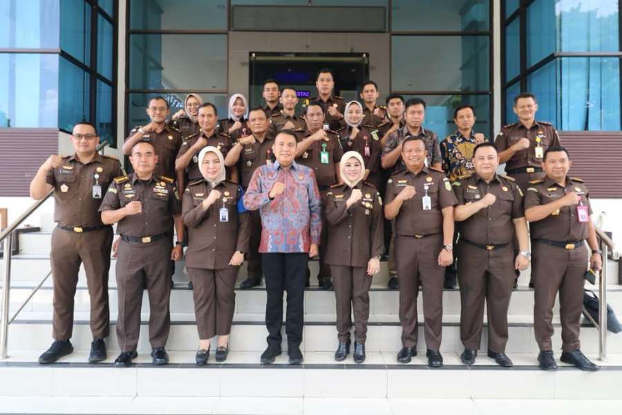 Ketua Komjak RI Minta Pegawai Kejari Bondowoso Move On dan Rajut Kembali Kepercayaan Masyarakat