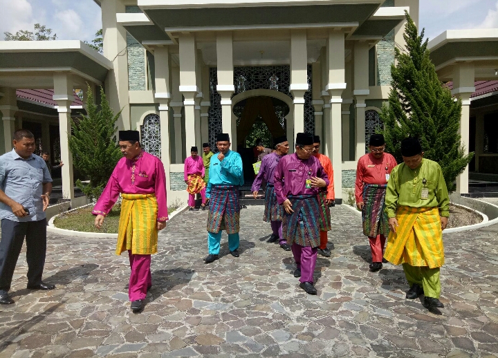 Bupati Siak dan SKPD Ziarah Makam Raja dan Sultan 