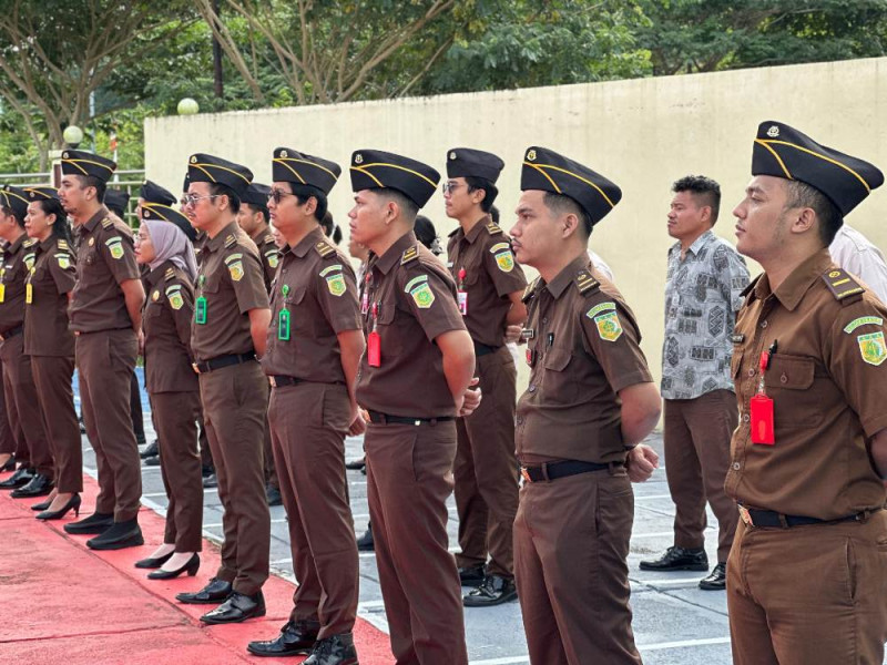 Ikuti Program WBK/WBBM, Plt Kajari SBB Minta Pegawai Tingkatkan Disiplin