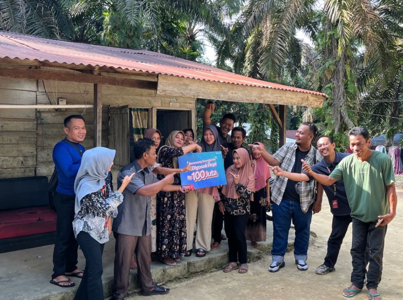 Pelanggan Telkomsel dari Kuantan Singingi Raih Grand Prize Rp100 Juta di Program Digosok Hepi
