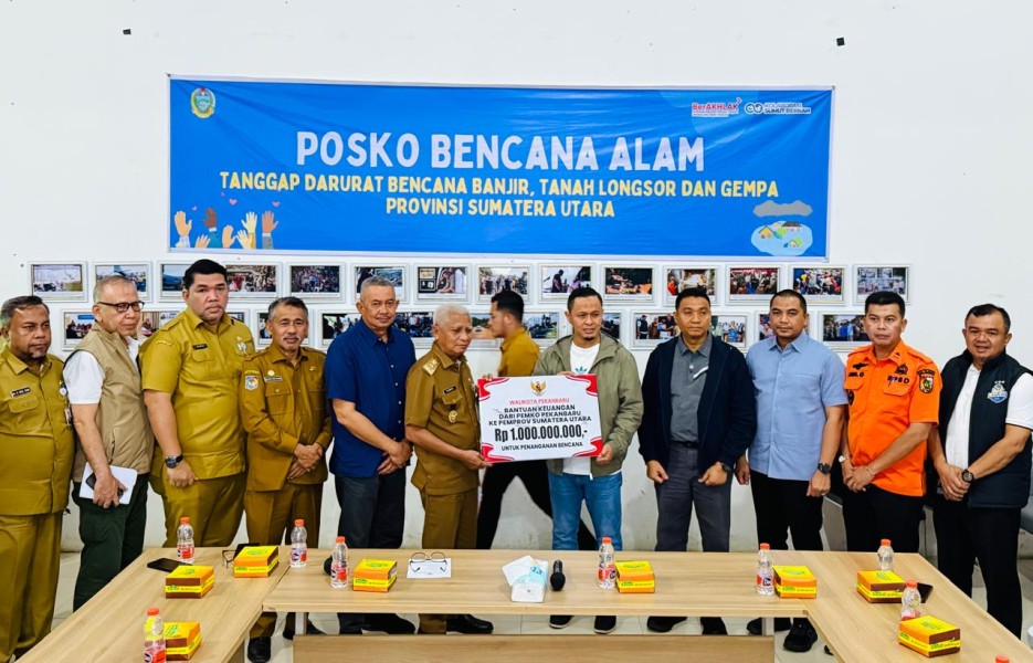 Wako Pekanbaru Bawa Bantuan Rp1,5 Miliar ke Sumut, Wagubsu: Sangat Membantu Kami 