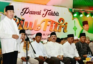 Bupati Wardan Buka Pawai Takbir 