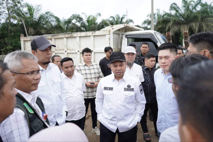 Libatkan Perusahaan, Gubernur Wahid Tuntaskan Perbaikan Jalan Kelayang Inhu