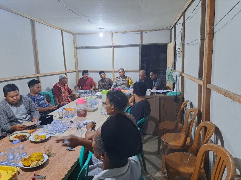 Sambangi Desa Kota Intan, Polsek Kunto Darussalam Ajak Masyarakat Sukseskan Pilkada 2024