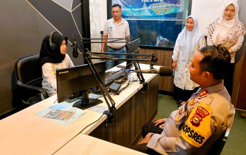 Sosialisasi Pemilu Damai, Kapolres Kuansing Sambangi Radio Kuansing FM