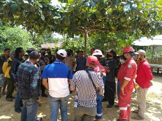 Semburan Gas dari Galian Sumur Bor di Inhu Mudah Terbakar, Warga Dilarang Mendekat 