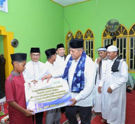 Bupati dan Wakil Bupati Siak Tutup Safari Ramadhan 1444 H, Serahkan Bantuan Alat Rebana