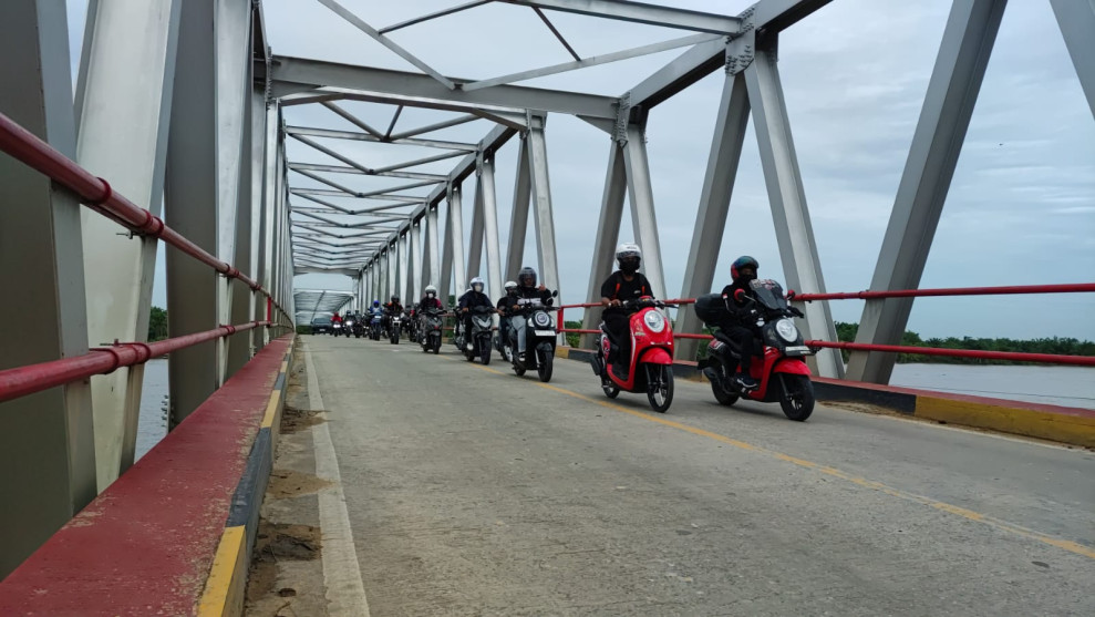 Bikers Honda Ramaikan Festival Bakar Tongkang