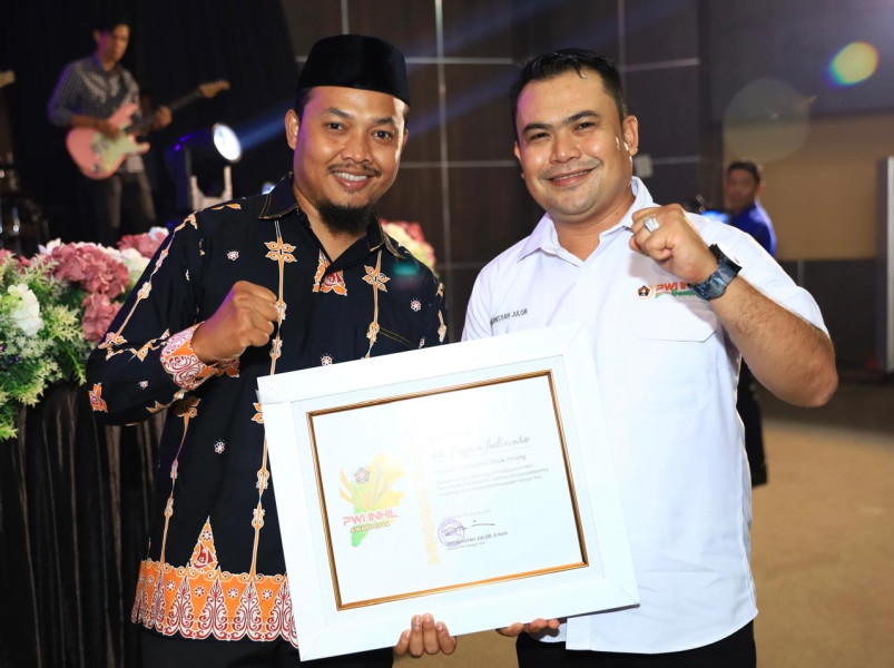 5 Tokoh Inspiratif Terima PWI Inhil Award 2024