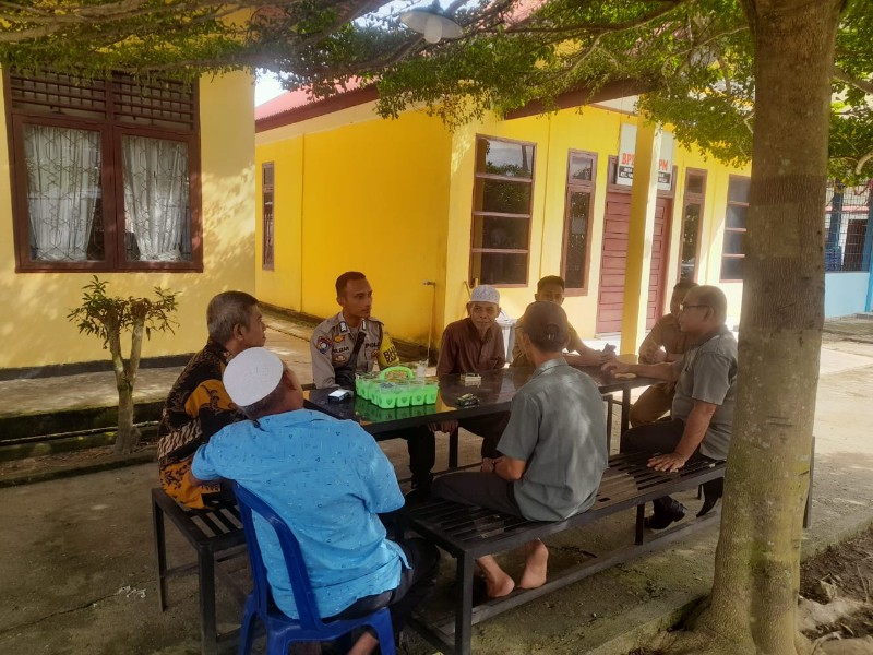 Polsek Rambah Edukasi dan Sosialiasi Pilkada Damai 2024 di Desa Pematang Berangan