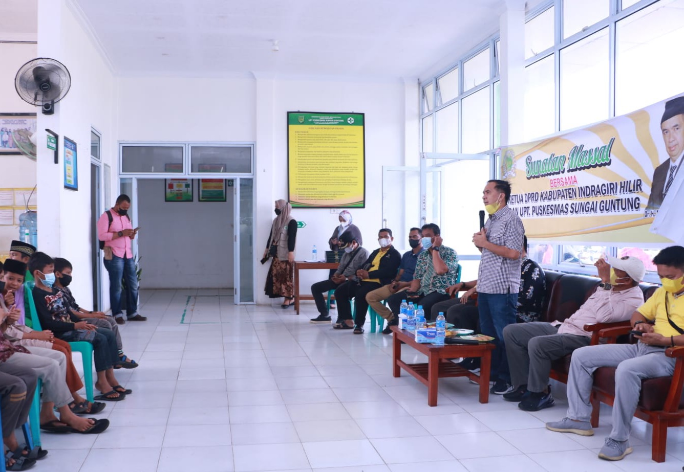 Ketua DPRD Inhil Buka Pelaksanaan Khitanan Massal di Kateman