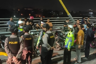 Cegah Balapan Liar, Polisi Amankan Sejumlah Remaja di Jembatan Siak Pekanbaru