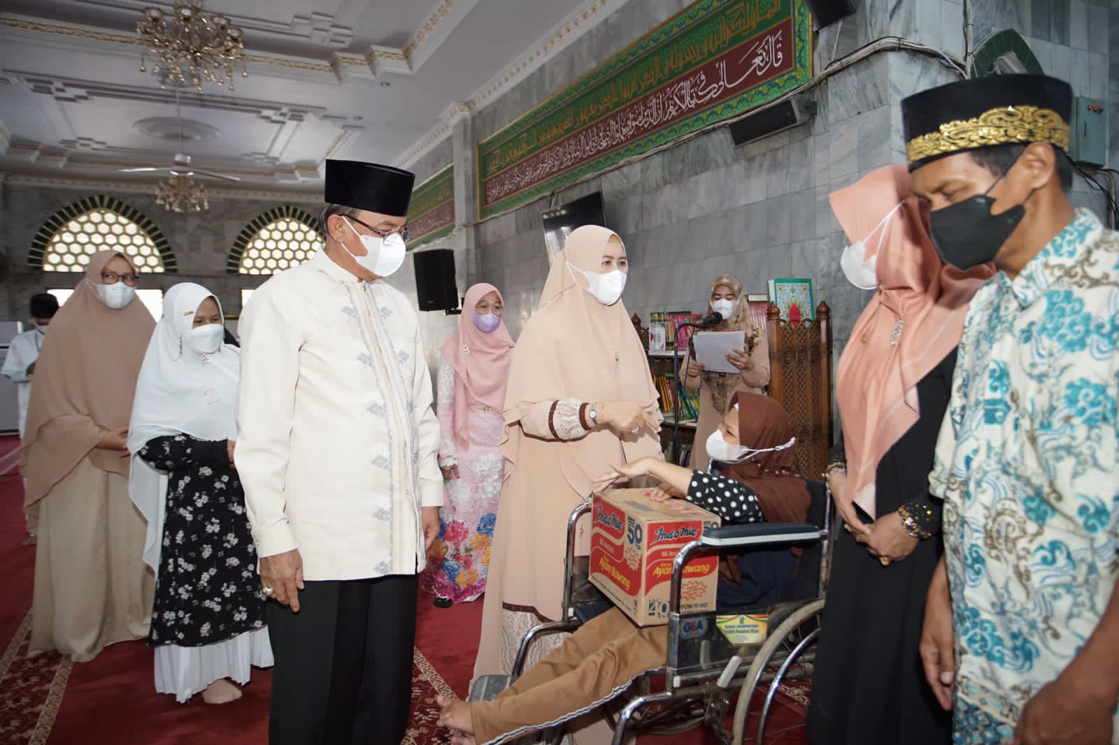 Hadiri Shalat Dhuha dan Tasbih Tajaan TP PKK, Bupati Inhil Salurkan Paket Ramadhan