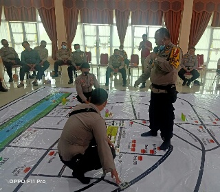 Jelang Hari H, Polres Kuansing Lakukan Tactical Flour Game