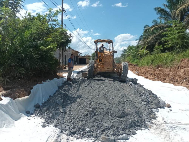 Sempat Ditanam Pocong, Jalan Rusak di Batang Cenaku Inhu Kini Mulai Diperbaiki Pemprov Riau
