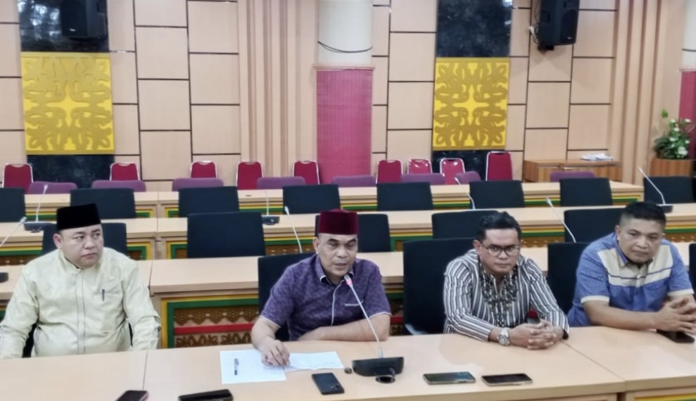 Pimpinan DPRD Riau Minta Maaf ke Publik, Serahkan Proses Hukum Pengeroyokan ke Aparat