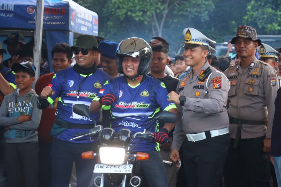 Meriah, Drag Bike HUT Lalu Lintas Bhayangkara ke-70 di Siak Zero Insiden