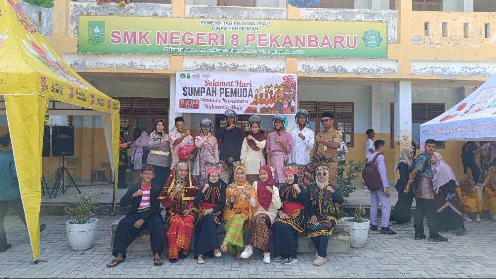 Sumpah Pemuda, Ditlantas Polda Riau Sambangi SMKN 8 Sosialisasi Pilkada Damai dan Tertib Berlalu Lintas