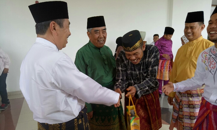 Bupati Siak Ingatkan Pegawai Jangan Coba-coba Pungli