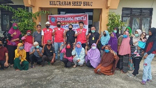 Marga Tionghoa Inhu Berikan Ratusan Sembako di 4 Desa & 3 Kelurahan