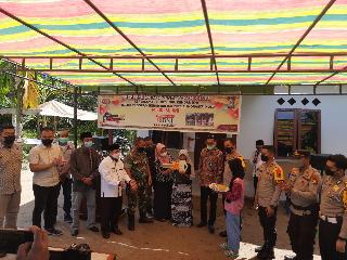 Kapolres Inhu Kembali Bedah Rumah Layak Huni untuk Warga Kurang Mampu, Kali ini Untuk Ibu Ani