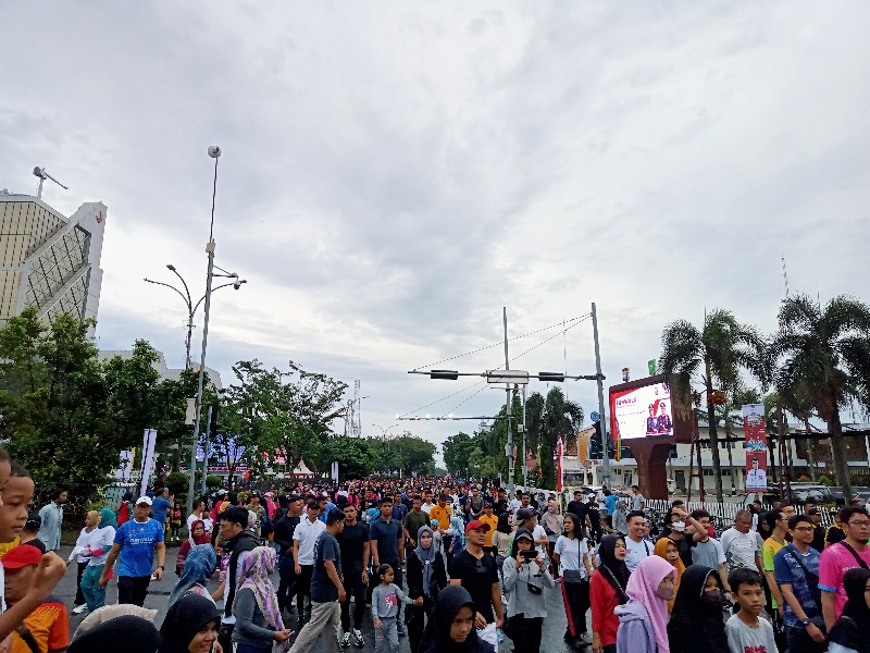 Dilepas Kapolda Irjend M Iqbal, Ribuan Warga Ikuti Jalan Santai HUT ke-77 Bhayangkara