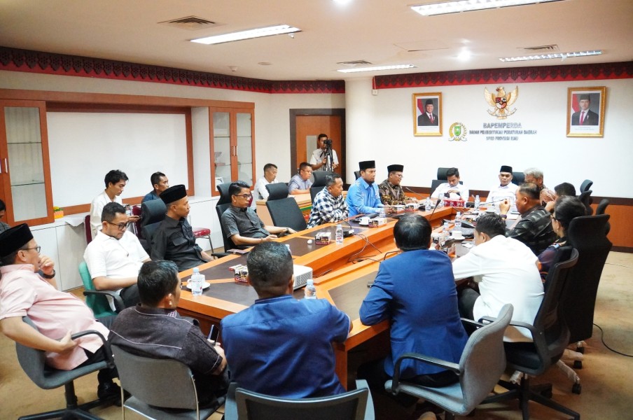KPU Provinsi Riau Audiensi ke DPRD Bahas Penataan Daerah Pemilihan dan Alokasi Kursi