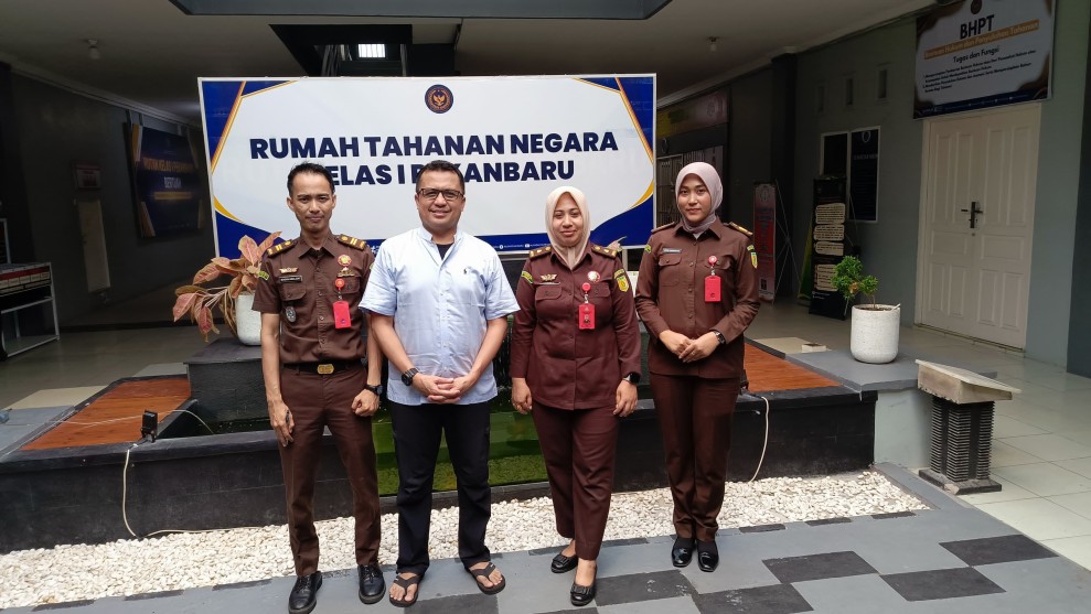Mantan Plt Sekwan  DPRD Riau Tengku Fauzan Dieksekusi Jaksa Kejari Pekanbaru
