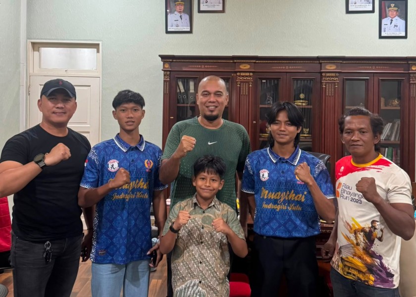 3 Atlet Muaythai Inhu Wakili Riau di Kejurnas 2026 Bekasi, Bupati Ade Agus Beri Semangat