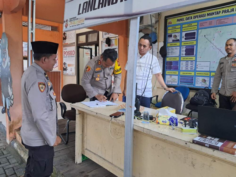 Kapolres Kuansing Tinjau Personel Pengamanan Kantor Bawaslu Kuansing