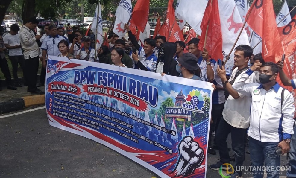 Buruh FSPMI Riau Demo di DPRD Riau, Sampaikan 4 Tuntutan