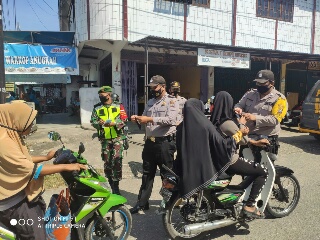 Polsek Kuantan Hilir Beserta Stakeholder Himbau Masyarakat Laksanakan Protokol Kesehatan