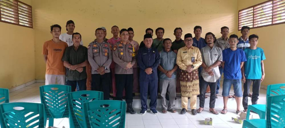 Kumpulkan Camat dan Tokoh Masyarakat Desa Bangun Purba, Polsek Rambah Ajak Sukseskan Pilkada 2024