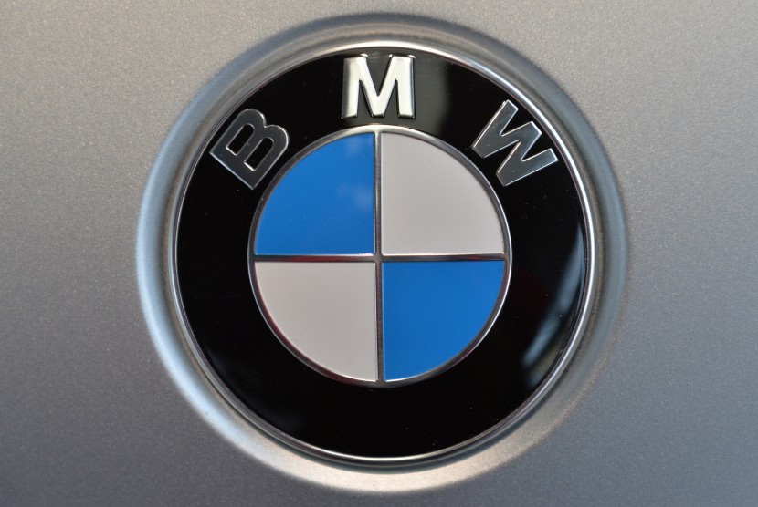BMW Tawarkan Sport Utility Vehicle X3 Listrik