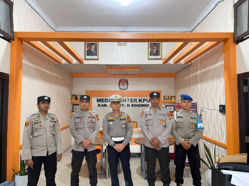 Polres Kuansing Perketat Pengamanan KPUD Kuansing Dalam Rangka Operasi Mantap Praja Lancang Kuning