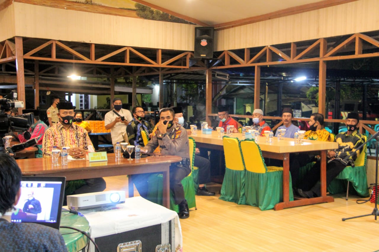 Bupati Inhil Diwakili Asisten I Setda Hadiri Silaturahmi KBB Bersama Gubernur Kalsel Secara Virtual