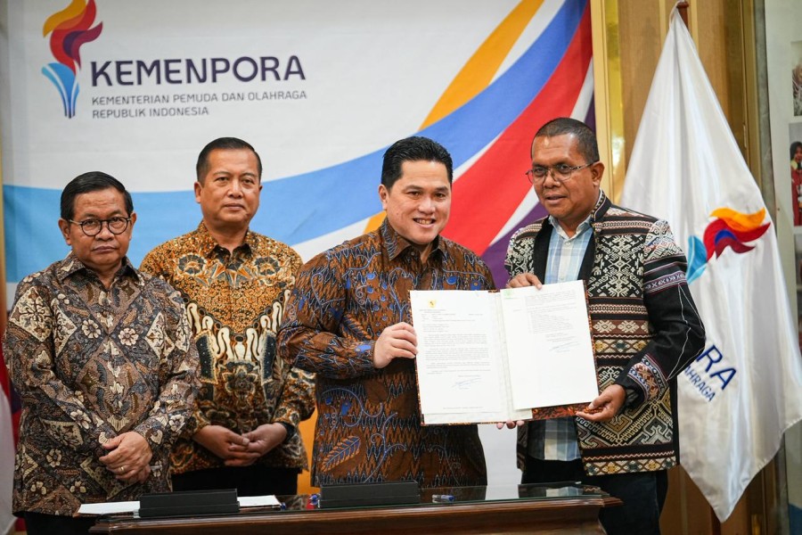 Menpora Erick Resmi Serahkan SK Penetapan Tuan Rumah PON XXII 2028 untuk Tiga Provinsi